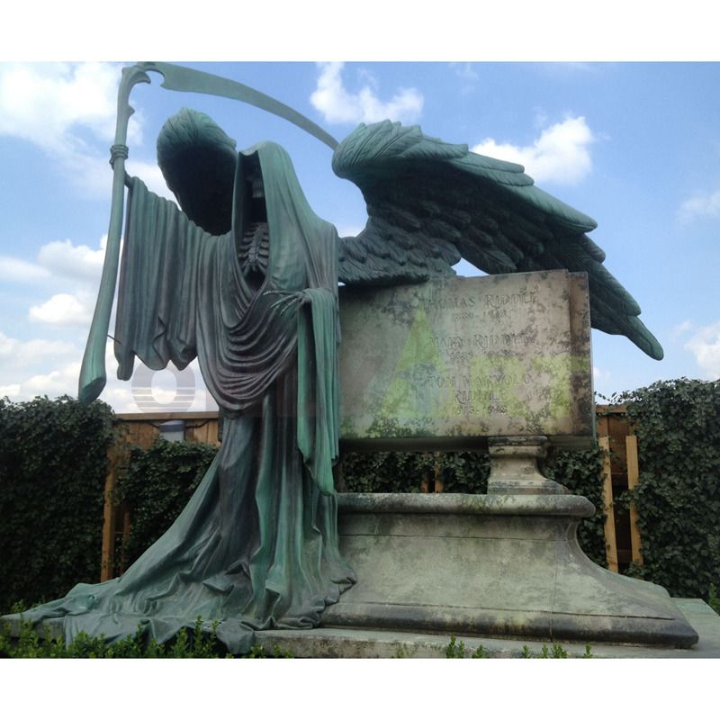 Harry Potter studio tour tombstone Angel sculpture