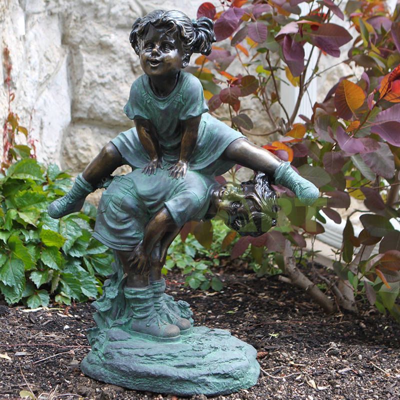 I want to dance with you, child sculpture