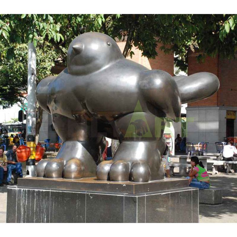 Fernando Botero's design for the Bird of Peace