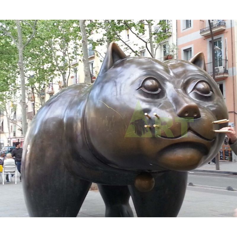 Fat cat nose like Garfield, bronze sculpture