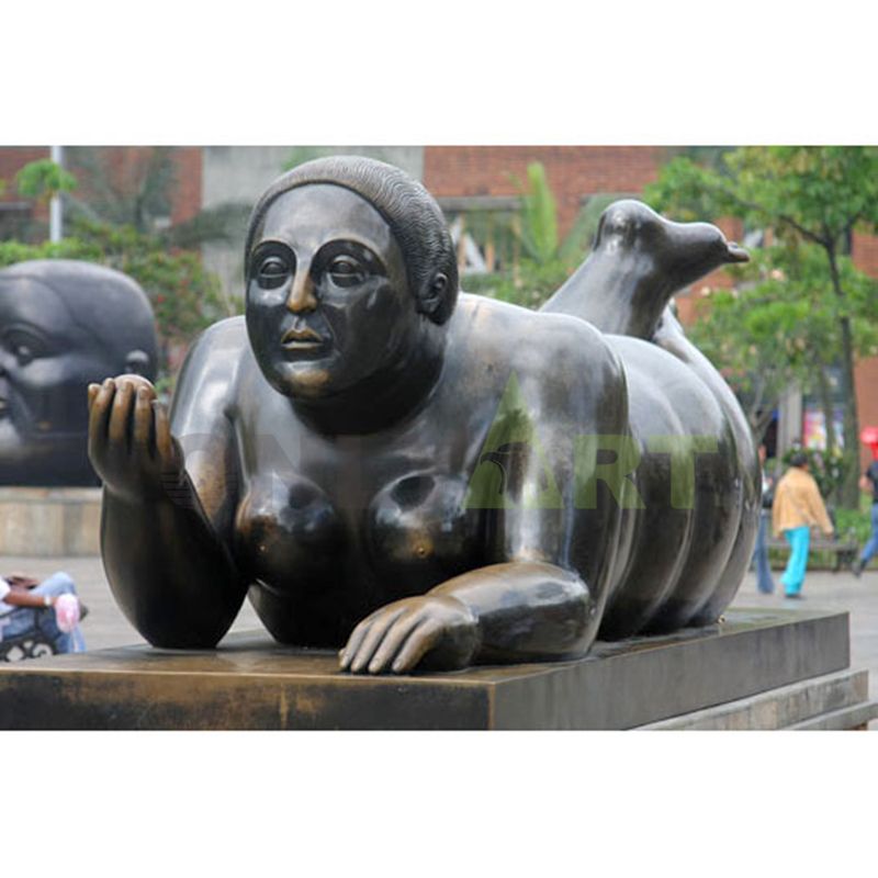 Fat woman's free life, bronze sculpture