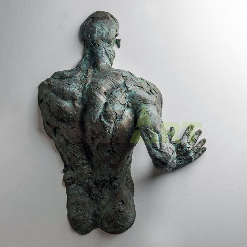 Hot sale bronze Matteo Pugliese statue wall man sculpture