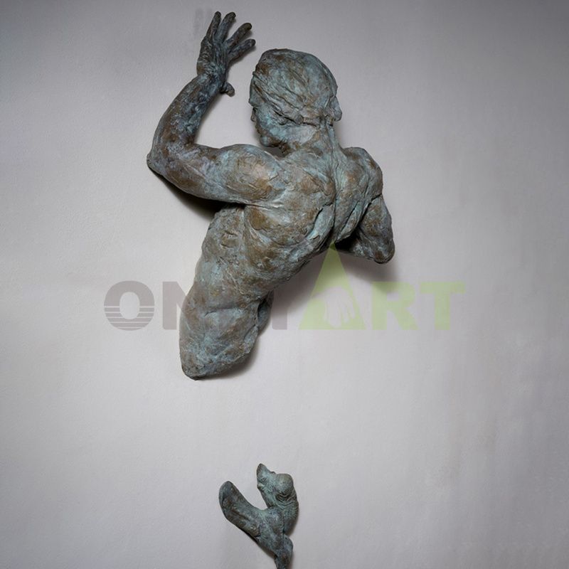 Matteo Pugliese Statue Man On Wall Art Sculpture Hot Sale Statue