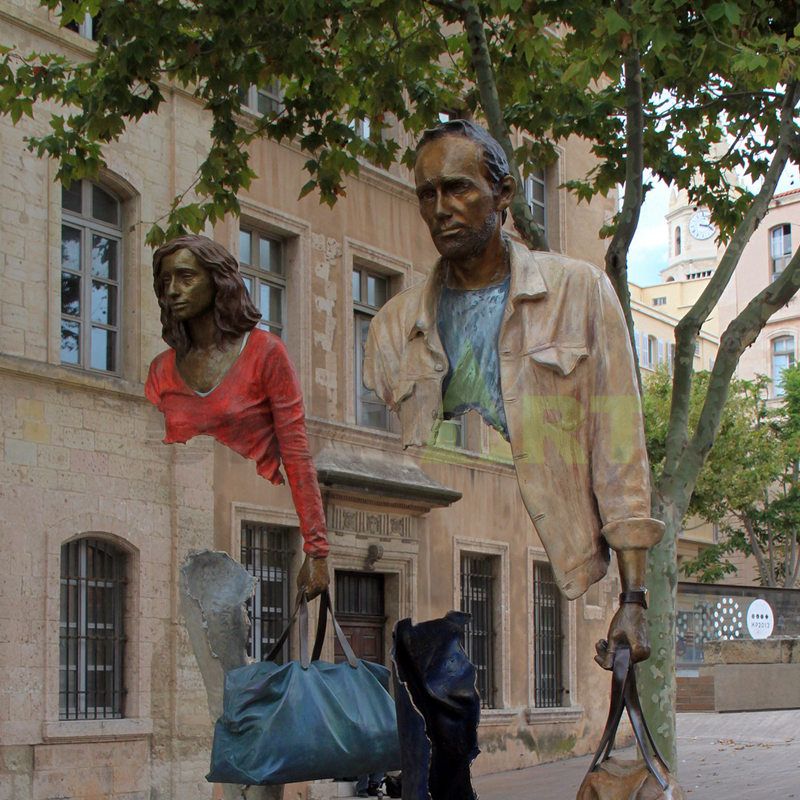 Incomplete traveler sculpture by Bruno Catalano and Ravagnan