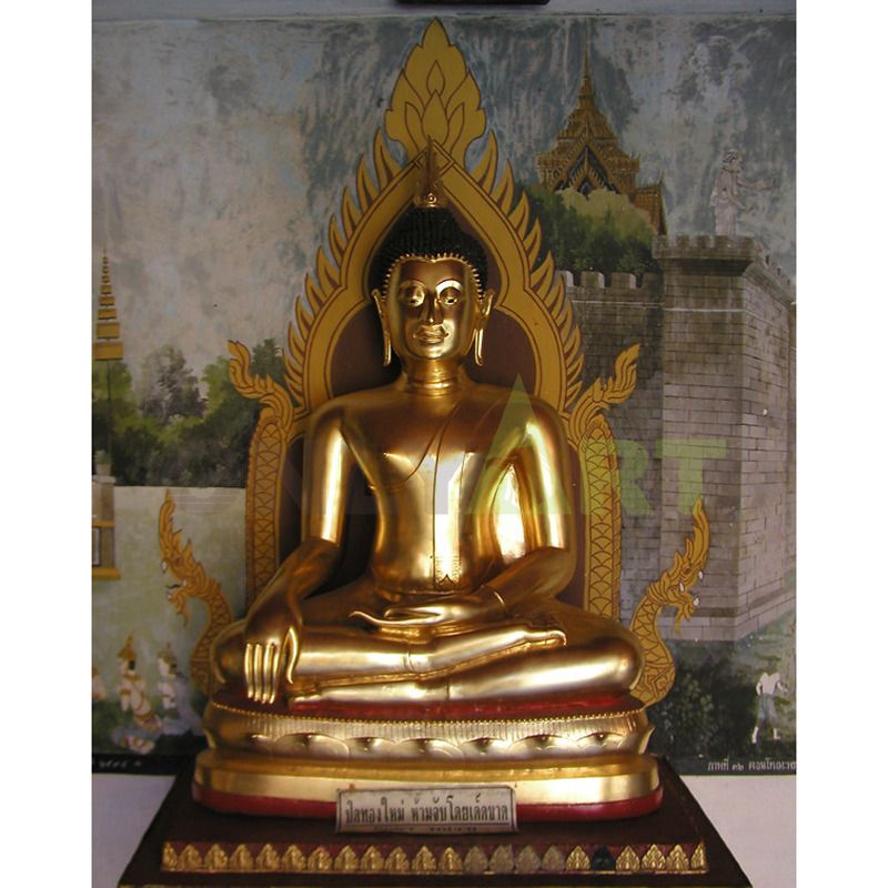 Golden Buddha statue in A Thai temple