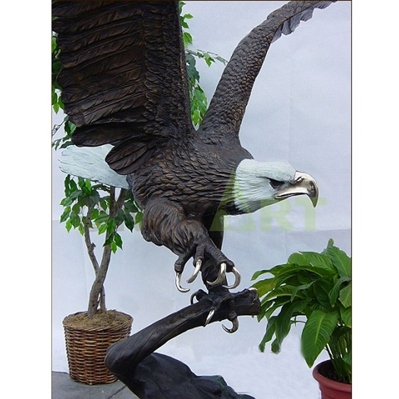 Hot Cast Metal Craft Popular Design Bronze Large Eagle Sculpture For Garden
