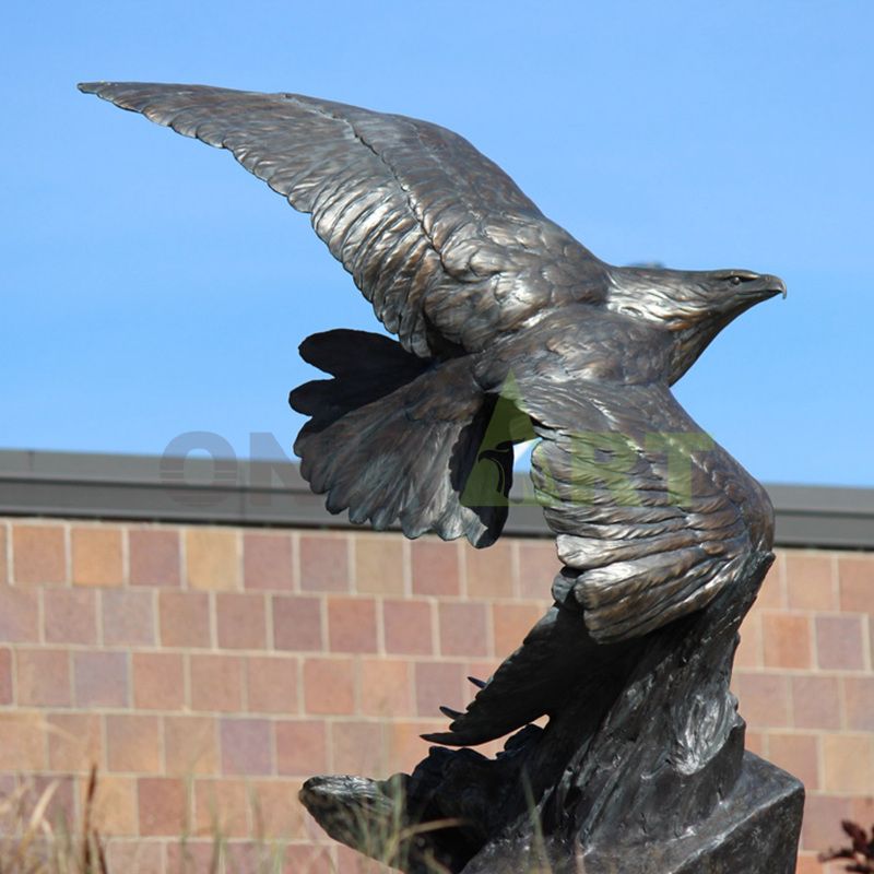 Large outdoor metal casting bronze eagle sculpture for garden decor