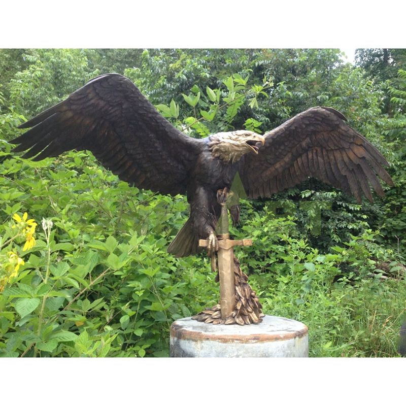 Large Size Metal Bird Flying Bronze Eagle Sculpture With Wings Spread