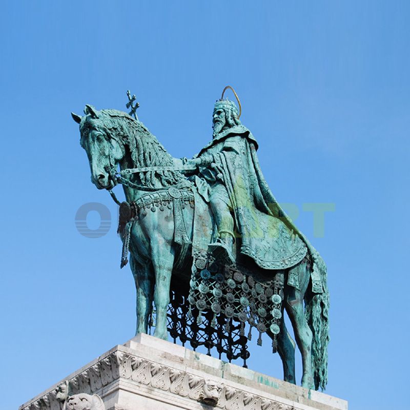 Dreamstime Cavaleiro Dourado Em Dresden, Alemanha Foto de Stock