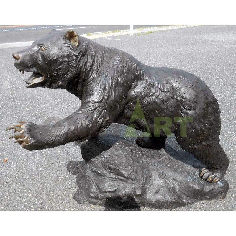 Bronze sculpture bear animal statue