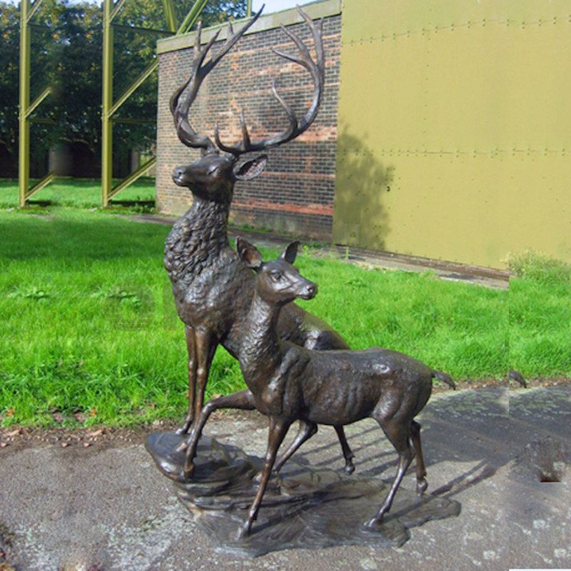 Outdoor metal animal sculpture life size bronze deer family statue