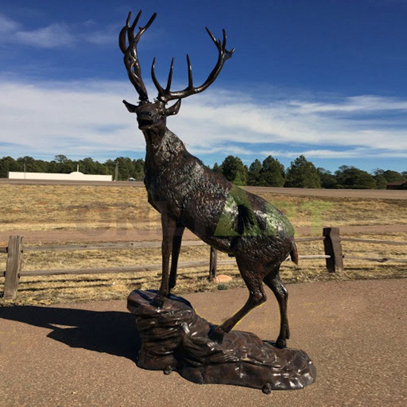 Casting Bronze Garden Deer Sculpture