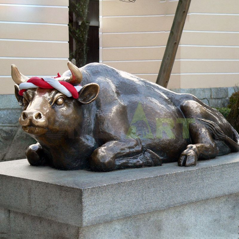 Brass wall street bull sculpture outdoor animal statues