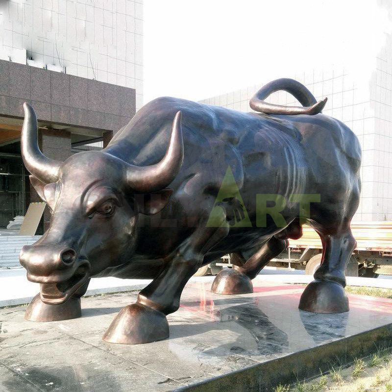 Life Size Cast Bronze Wall Street Bull Sculpture For Sale