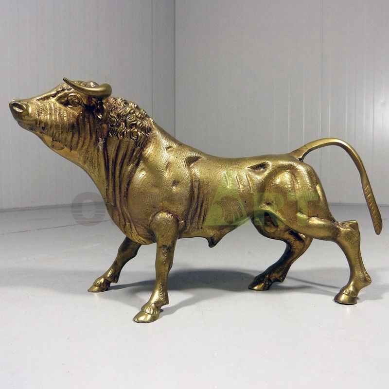 Customized famous animal decoration crafts wall street bull statue for sale