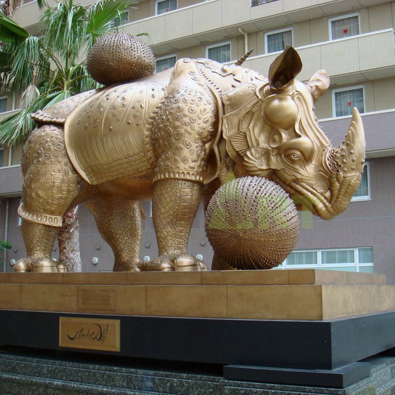 metal outdoor ornamentation life size bronze rhino sculpture for sale