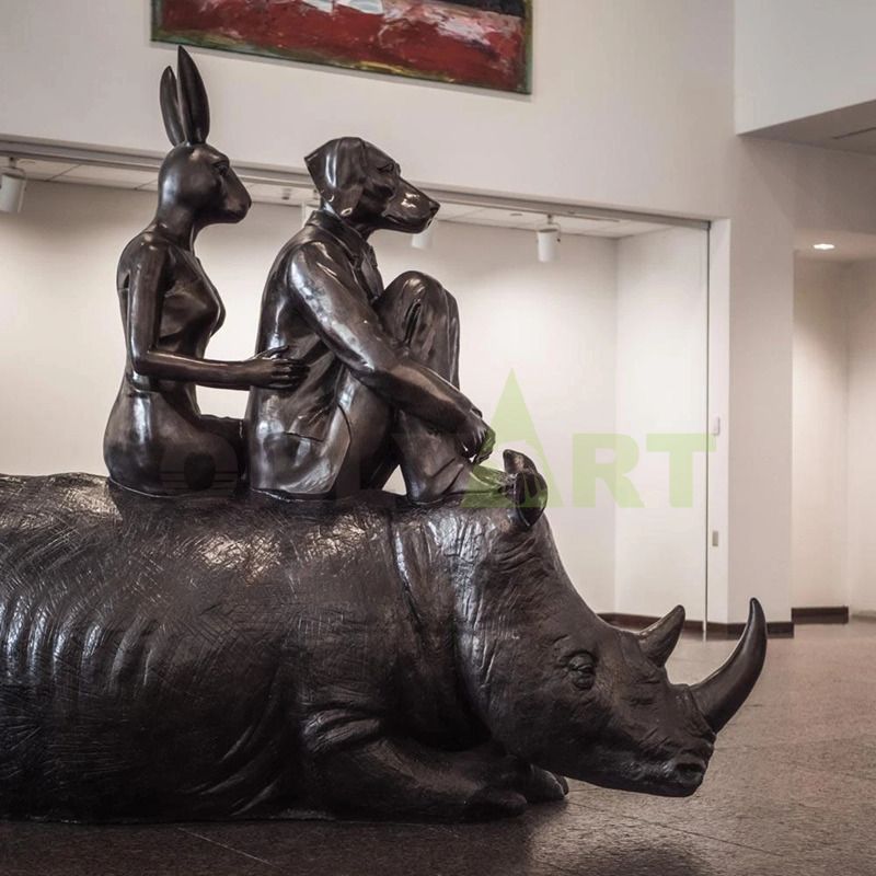 Vivid novelty bronze rhino statue