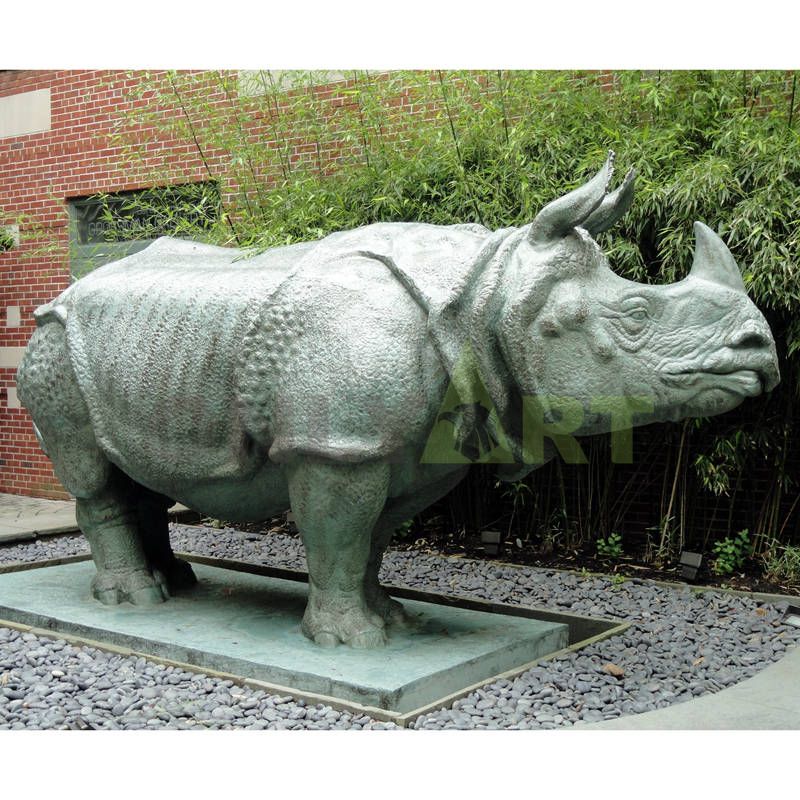 Antique Made Of bronze Rhino Lifelike Figurine Garden Decor Statue