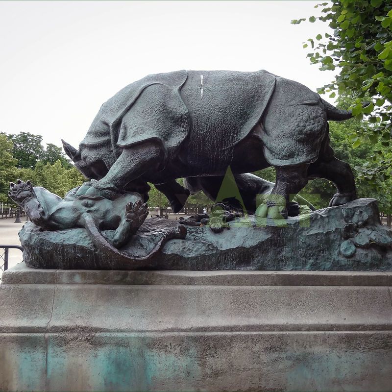 Life Size Animal Bronze Rhino Garden Sculpture