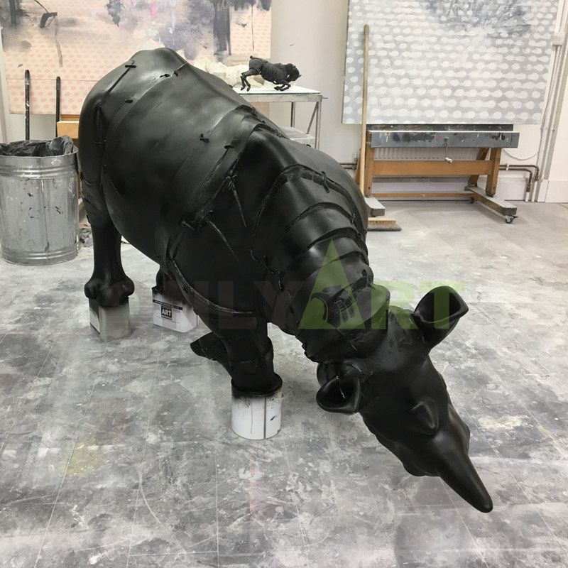 Art foundry Manufactory customized large size animal statue garden bronze rhino sculpture