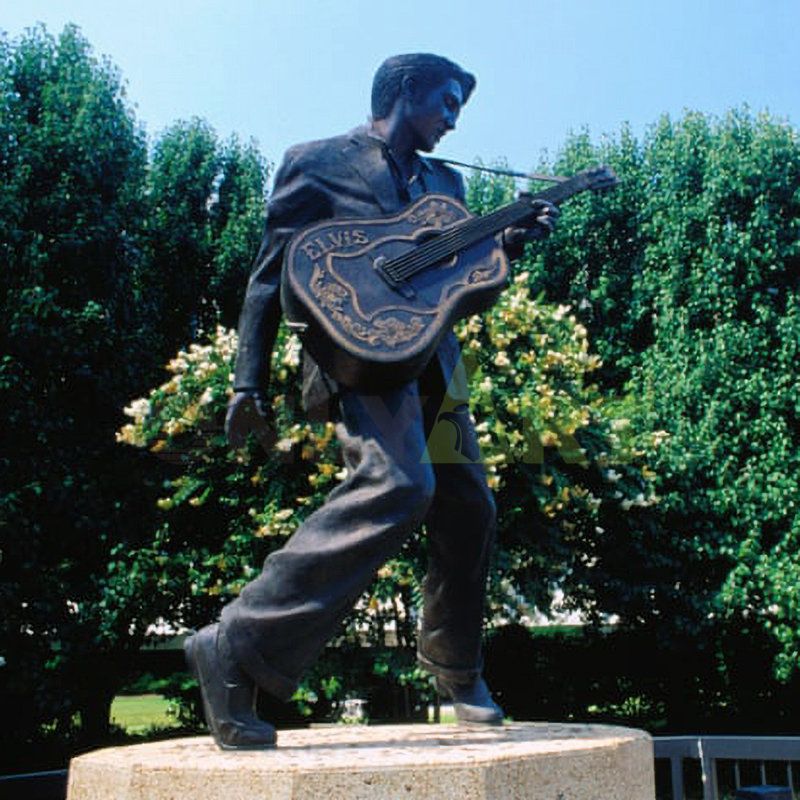 The copper sculpture art crafts figure bronze statue of musician