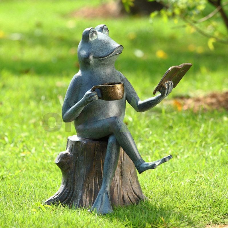 Lady frog languid lazy sculpture, home decoration design