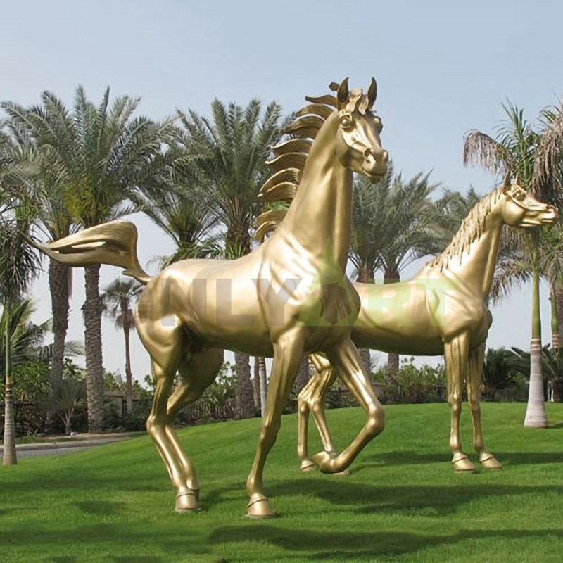 Outside bronze horse sculpture