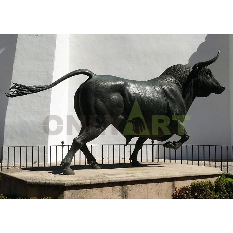 Metal crafts modern arts bronze bull sculpture